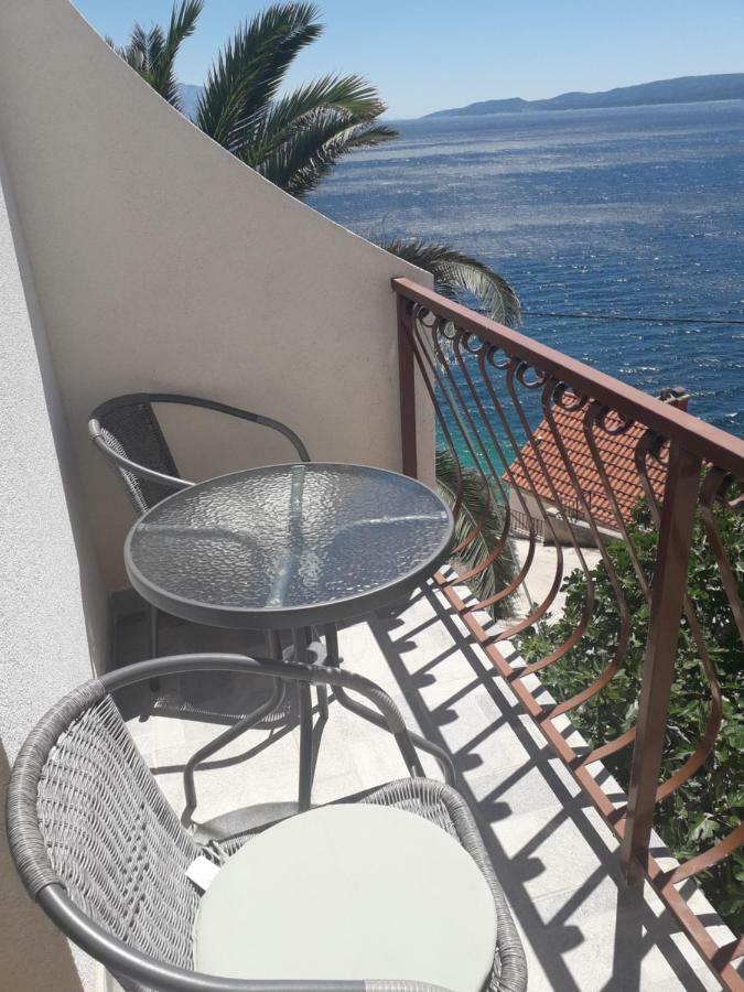 Apartmani Mara I Kata Omiš Eksteriør billede