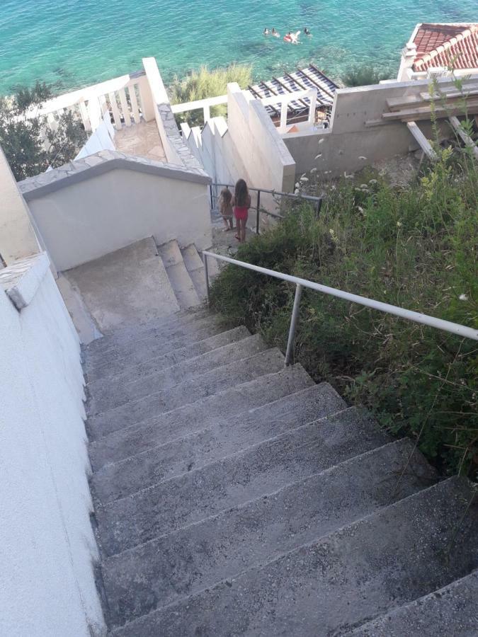 Apartmani Mara I Kata Omiš Eksteriør billede