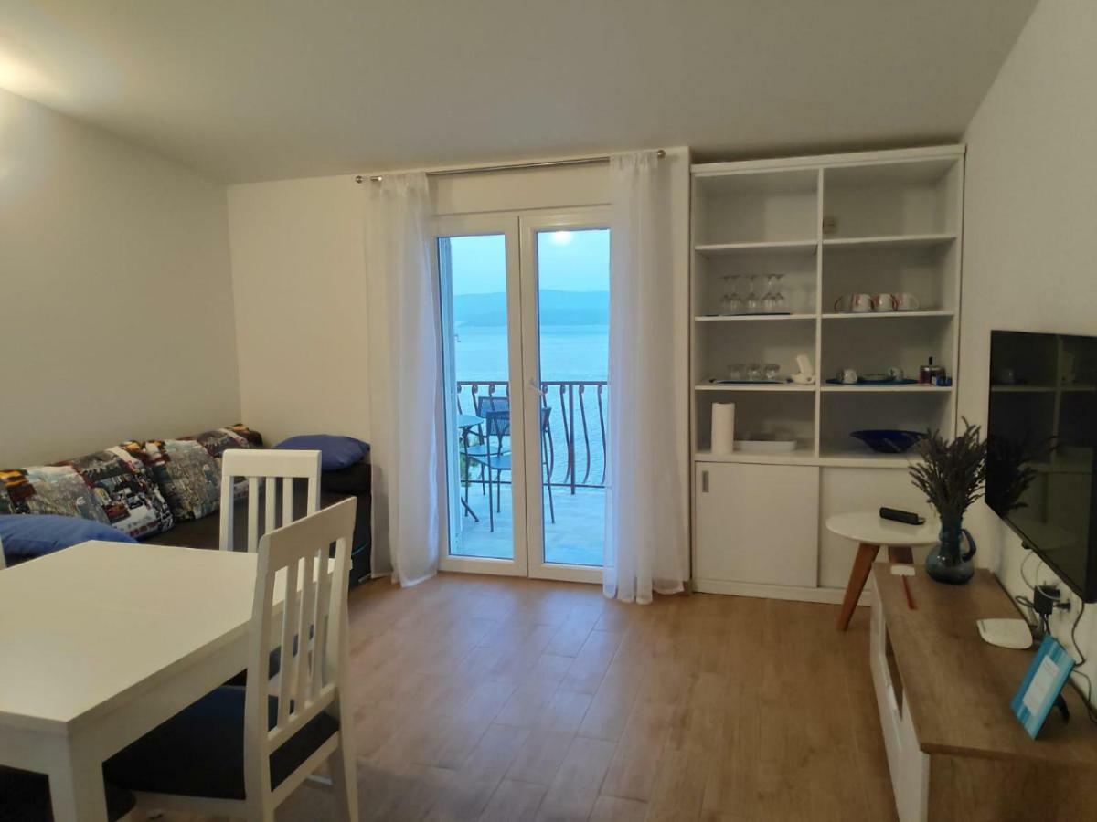 Apartmani Mara I Kata Omiš Eksteriør billede